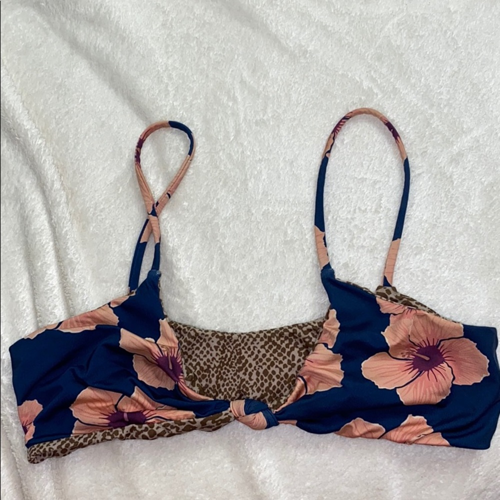 Acacia Hibiscus Top